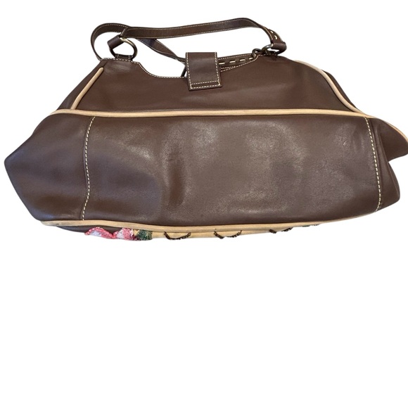 Isabella Fiore Hobo Bag - Picture 7 of 12